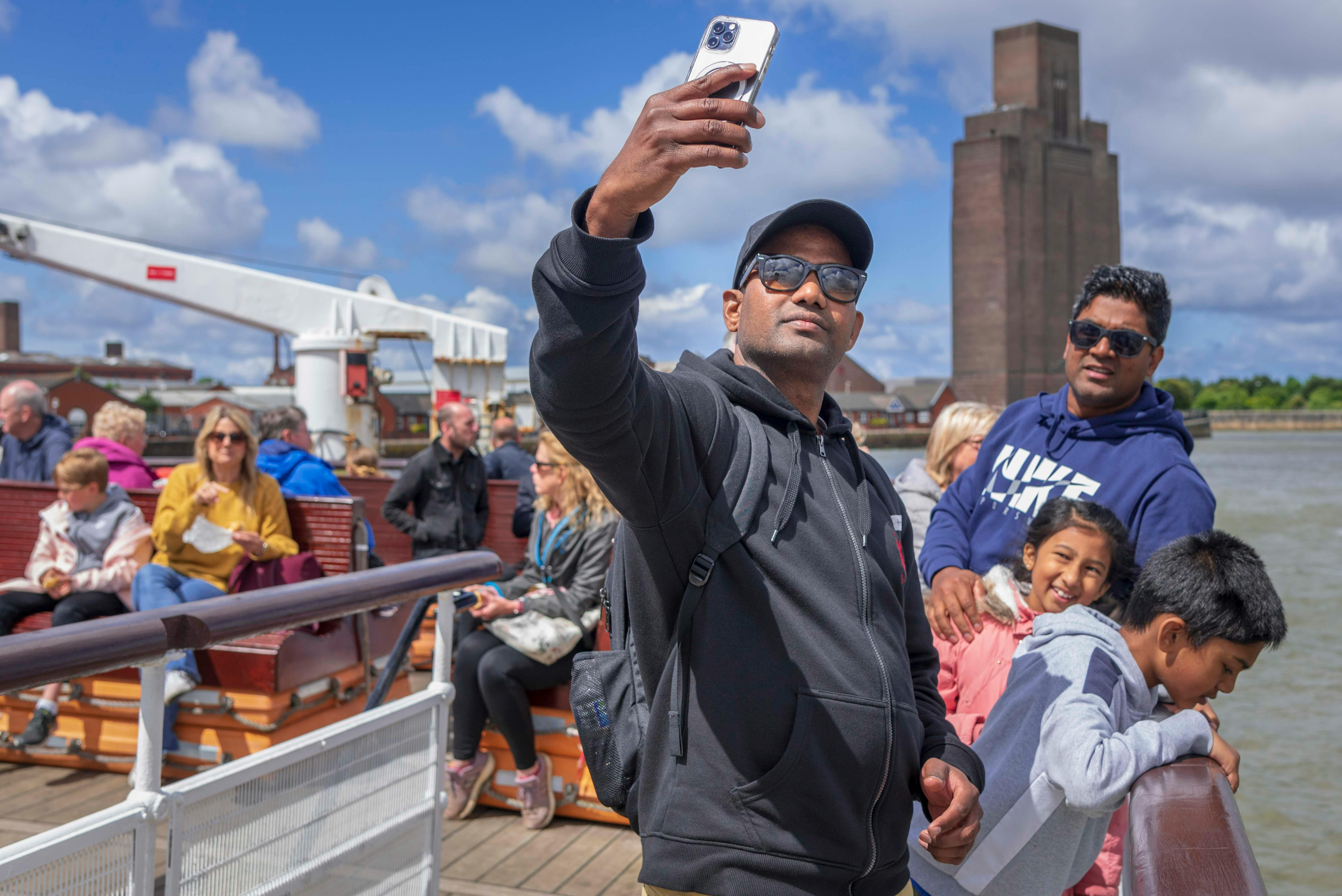 Liverpool: Mersey River Cruise + 24-Hour Hop-on Hop-off Bus Tour - Photo 1 of 5